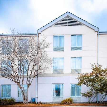 Wyndham Garden New Orleans Airport Hotel เคนเนอร์ ภายนอก รูปภาพ