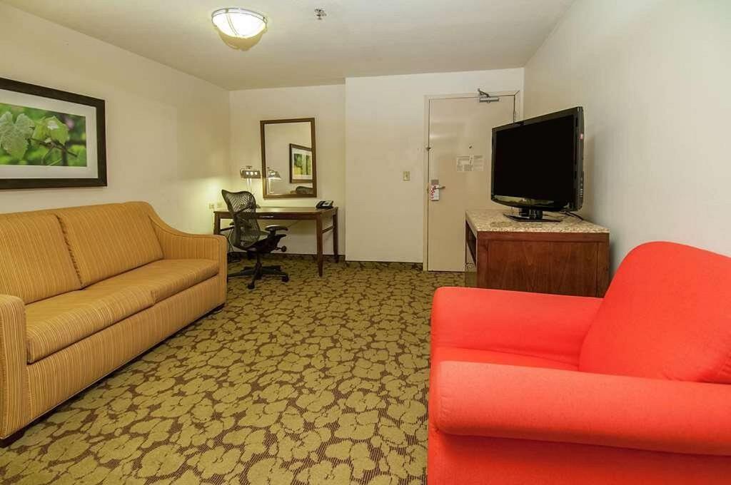 Wyndham Garden New Orleans Airport Hotel เคนเนอร์ ภายนอก รูปภาพ