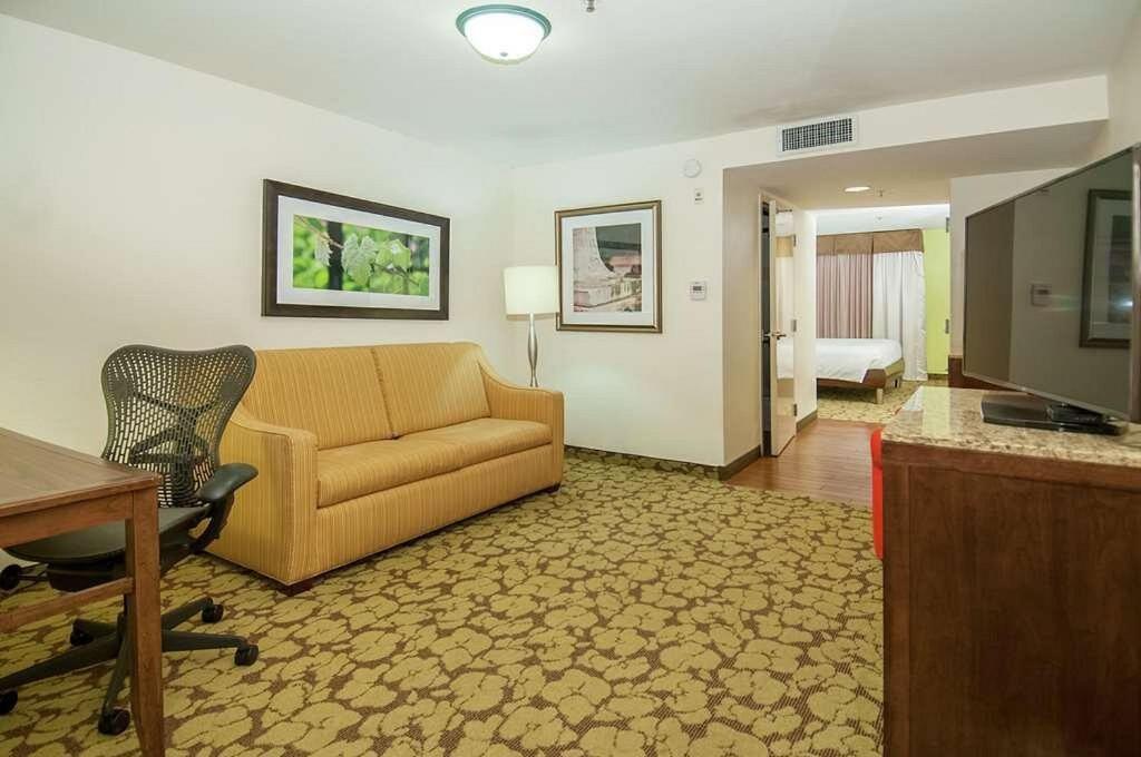 Wyndham Garden New Orleans Airport Hotel เคนเนอร์ ภายนอก รูปภาพ