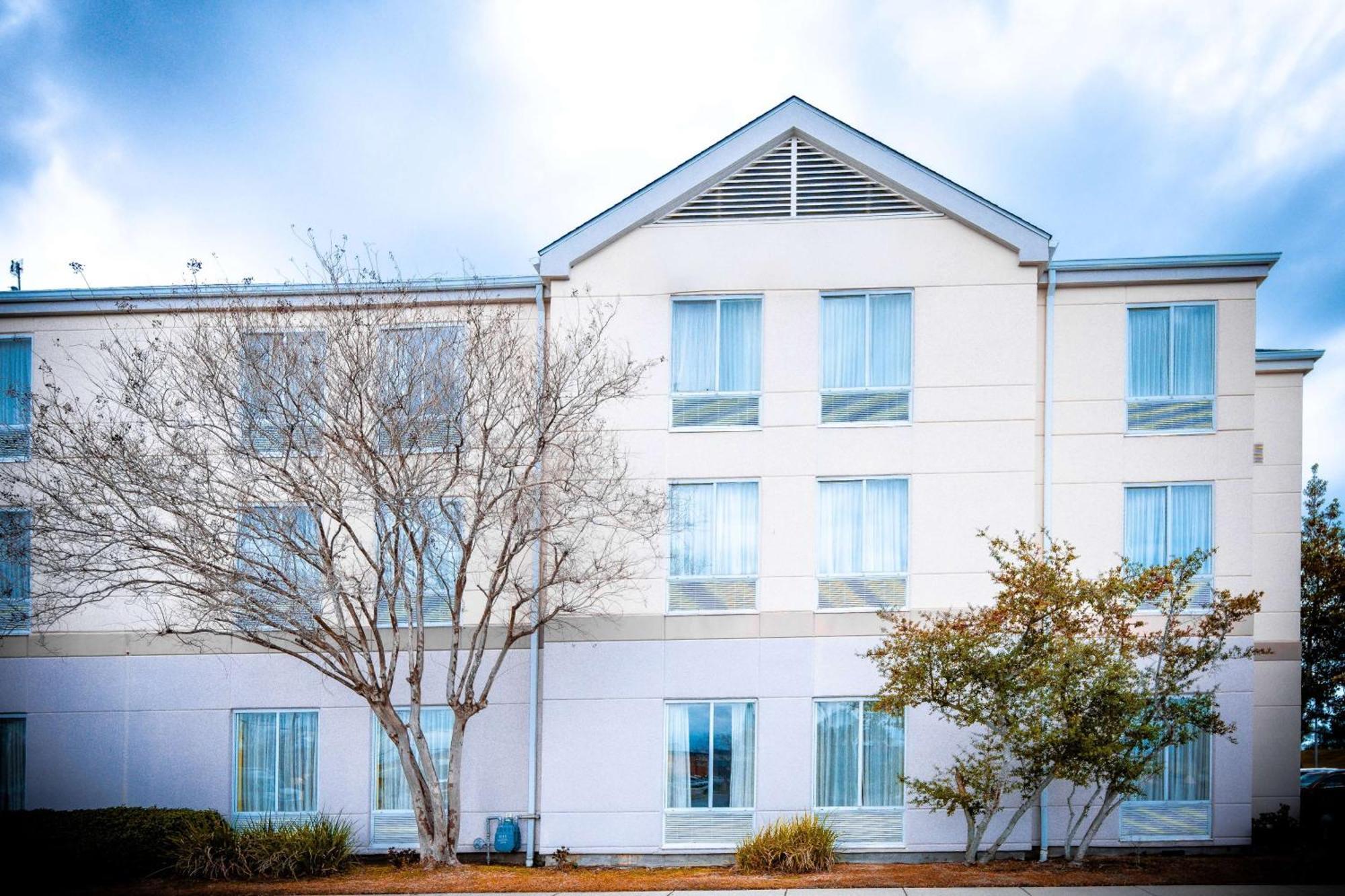 Wyndham Garden New Orleans Airport Hotel เคนเนอร์ ภายนอก รูปภาพ